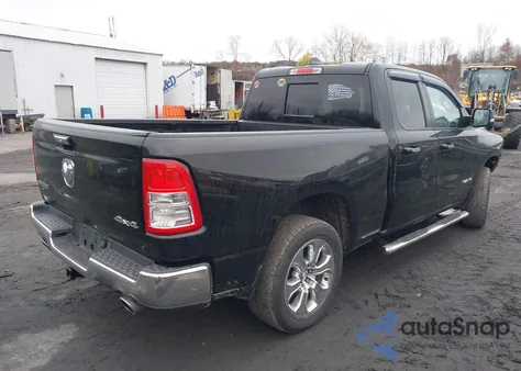 2020 Ram 1500 Big Horn 4X4 6'4 Box z USA, uszkodzony, nr VIN 1C6SRFBT2LN224359
